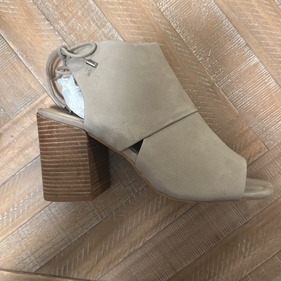 New Kenneth Cole New York Katarina Nubuck Taupe Grey Leather Open-Toe Bootie - Picture 9 of 11